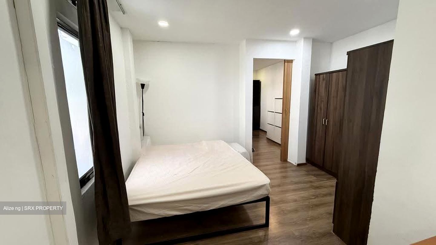 Changi Road (D14), Shop House #607435361